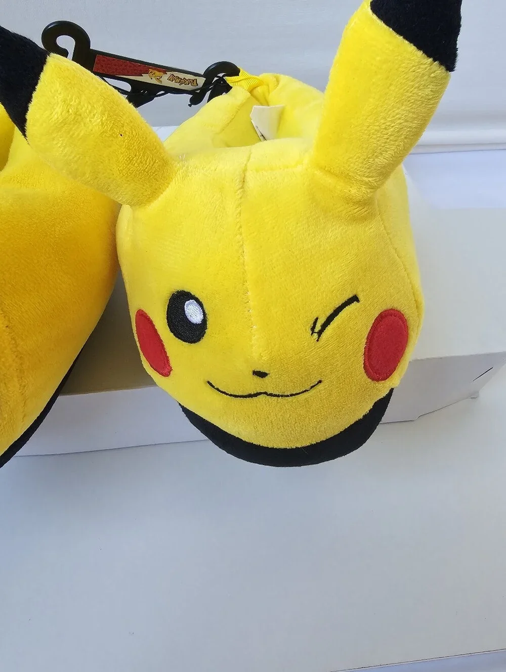 Pokémon Ground Up Pikachu 3D Plush Slippers Size 11-12 NWT